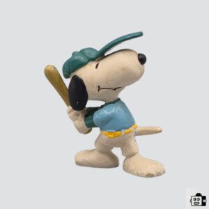 Vintage Peanuts “Snoopy” Baseball Player PVC Figurine – Retro Collectible for Peanuts Fans!
